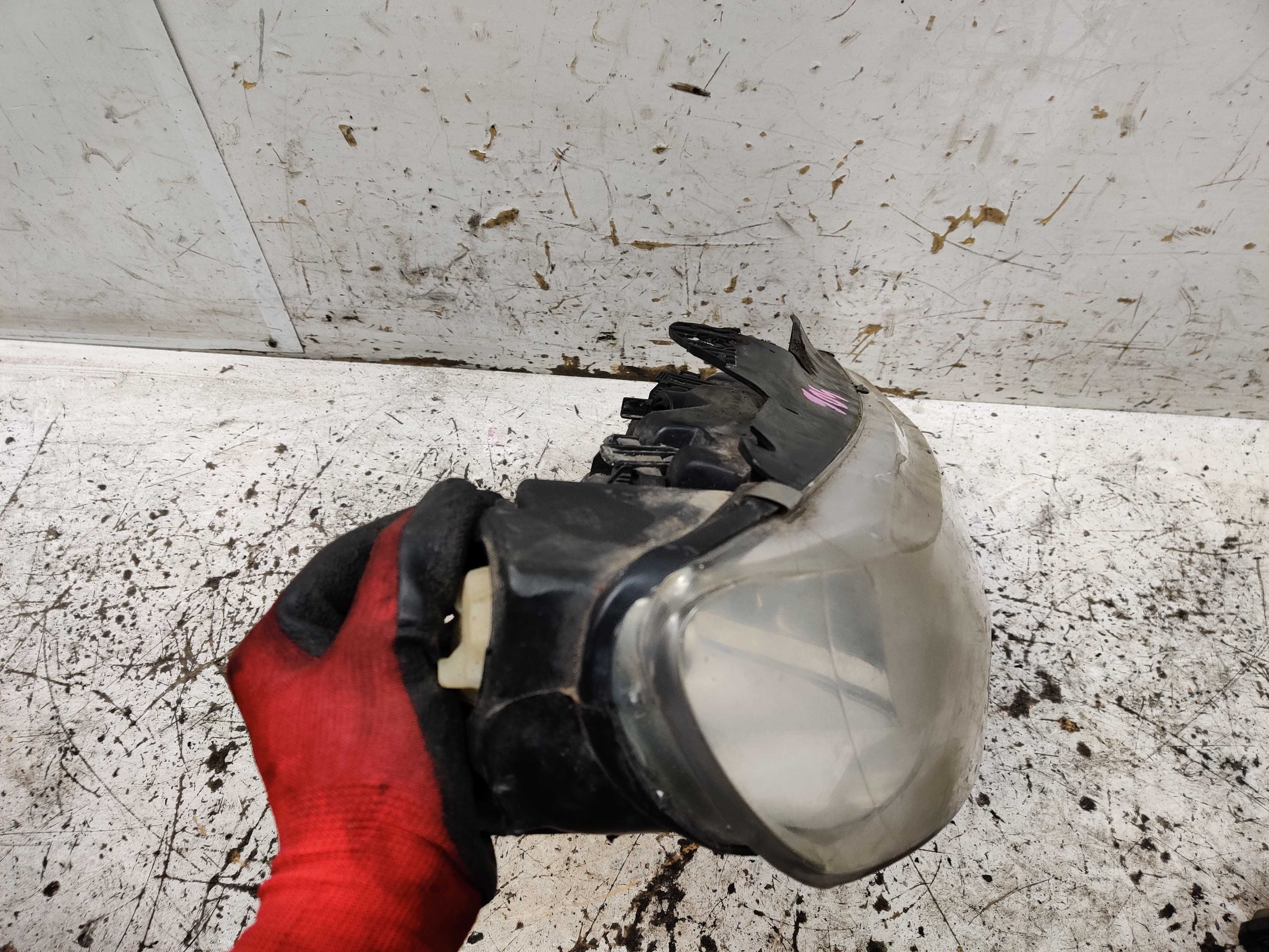 Peugeot 406 Lampa Prawa Przednia Prawy Przód