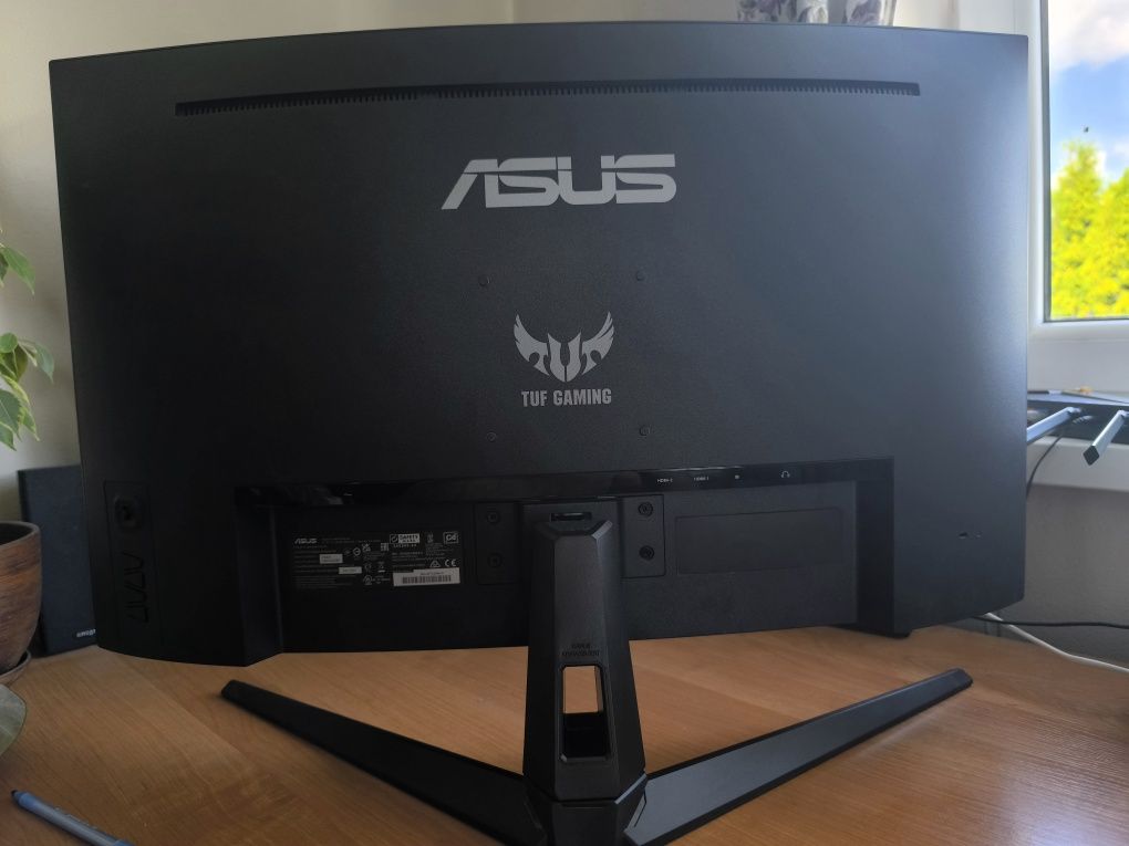 Monitor Asus 31,5" VG32VQ1BR  zakrzywiony, uszkodzona matryca