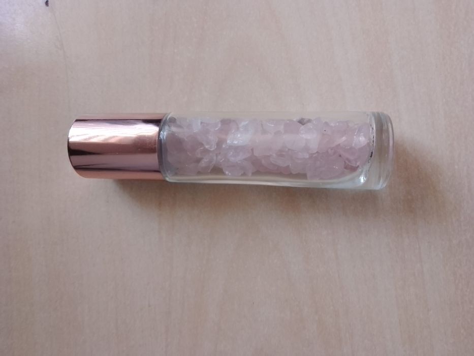Roller do twarzy,masujący z różowym kwarcem