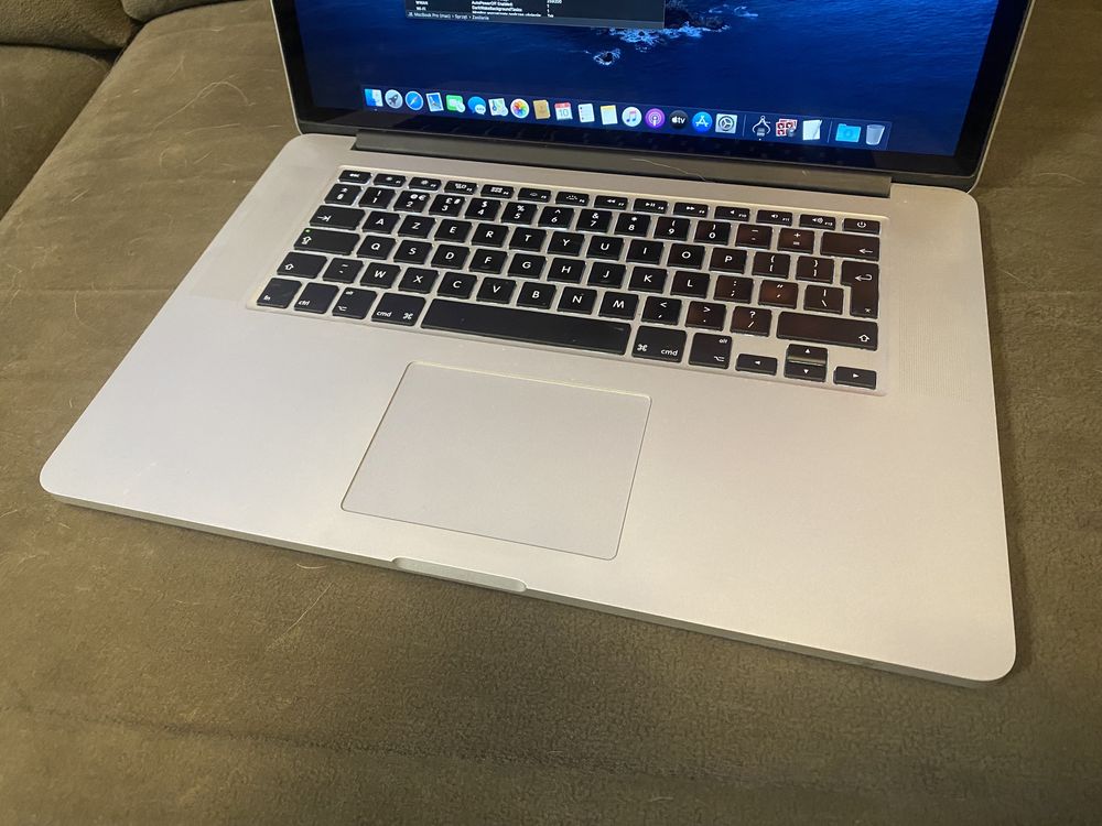 Macbook pro retina 15,4 i7 2.2 16gb 256gb