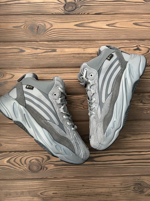 Чоловічі зимові кросівки. Сірі