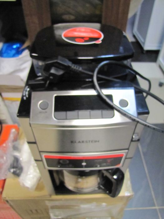 Ekspres do kawy z młynkiem na kawę ziarnistą stal Klarstein Aromatica