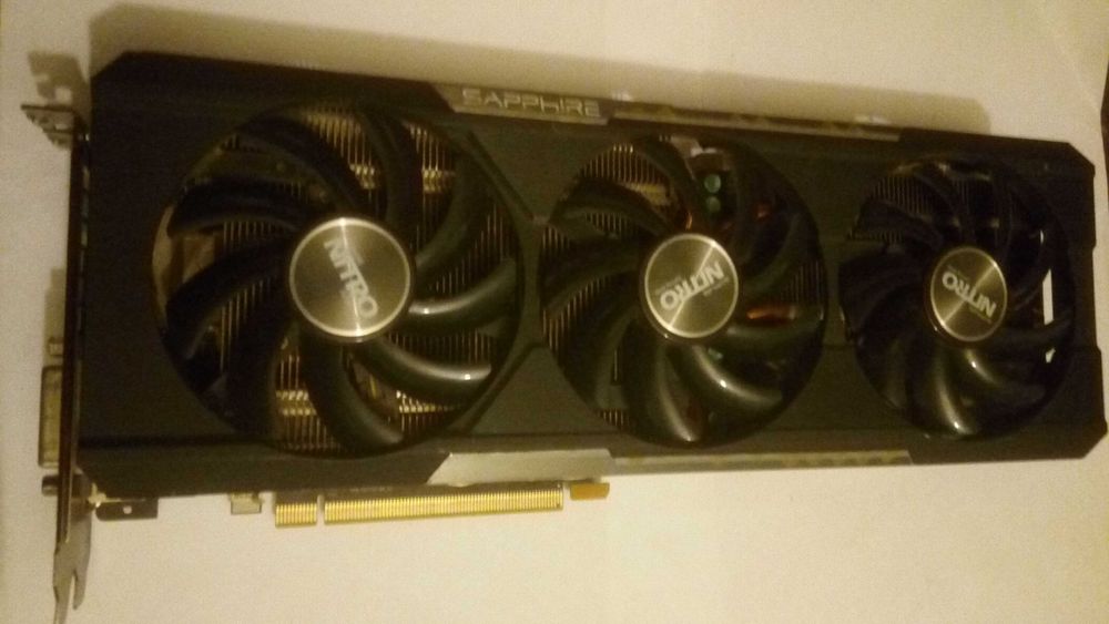 Продам видеокарту r9 390 sapphire 8 gb