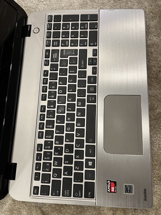 Computador Toshiba para peças+carregador!!