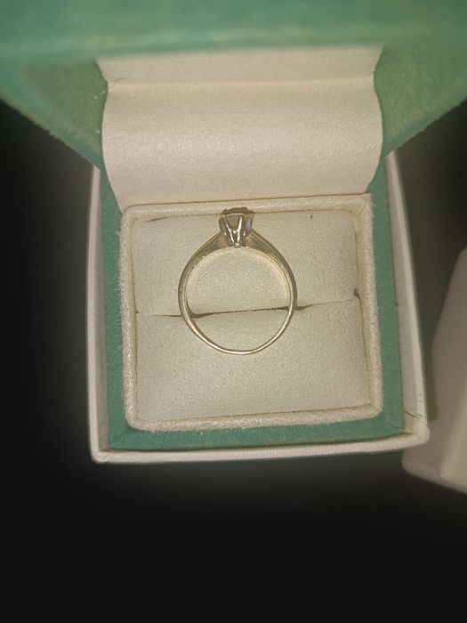 Złoty pierścionek roz 16 YES