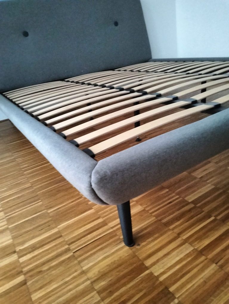 Piękne markowe łóżko tapicerowane szare 180x200 stelaż tanio stan bdb