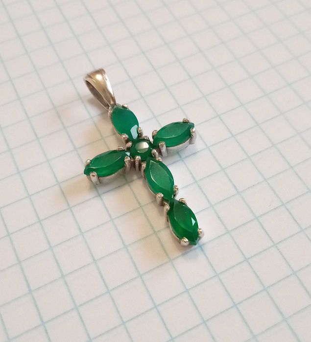 Хрестик з каменями смарагд. Срібло 925 проби. Підвіска - кулон
