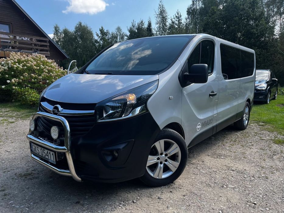 Opel Vivaro 9-osób 3xKlima Długi Zadbany Bez adblu