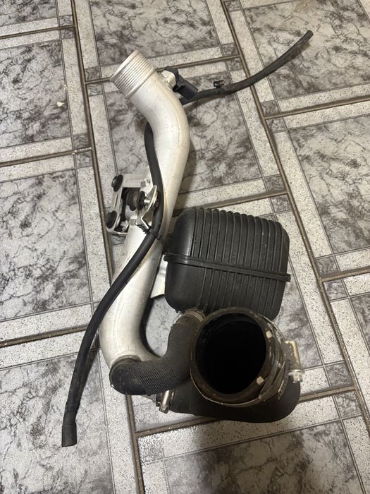 Porsche macan II 19r 2,0 rura intercooler