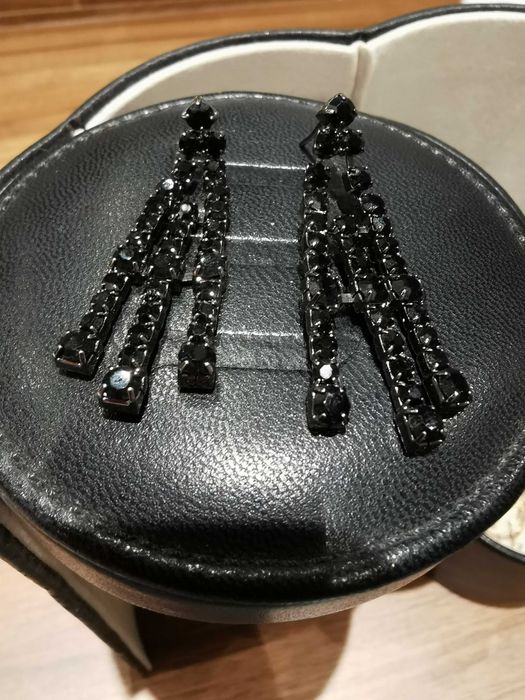 Czarne długie kolczyki