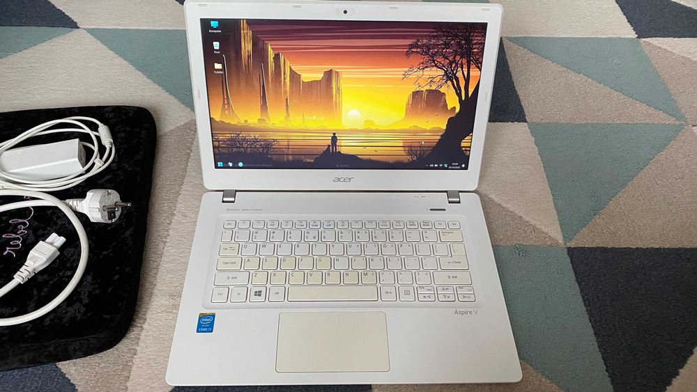 Acer Aspire V3-371 – i7 / 8GB RAM / Full HD / Windows 11 / Etui GRATIS