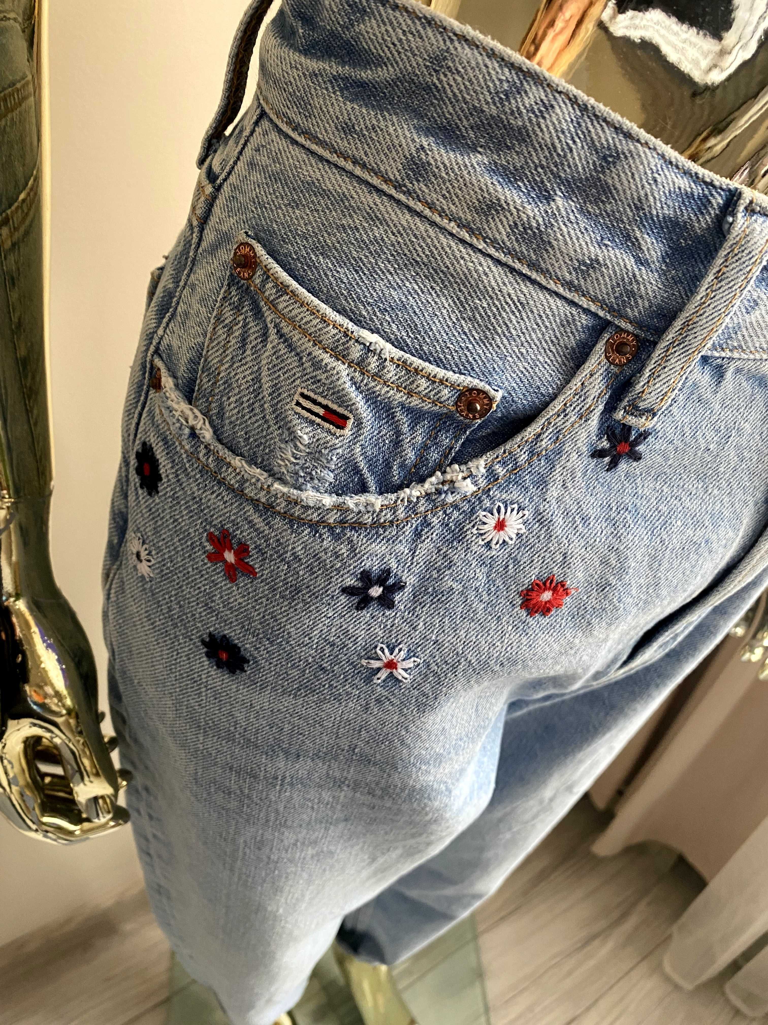 Tommy Hilfiger jeans fit mom haftowane kwiatki Cudne S-M