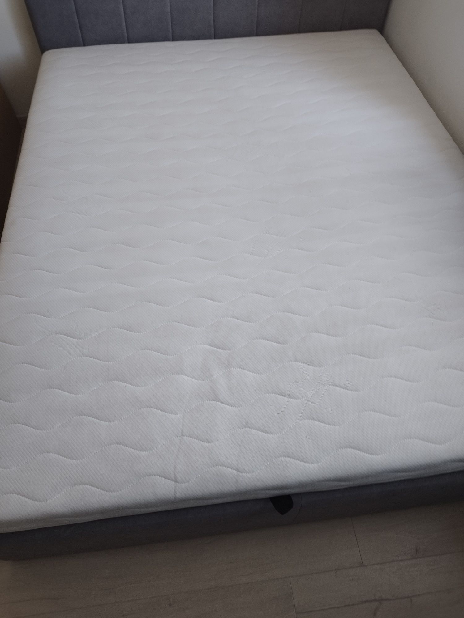 Materac 160 cm  szerokość długość 200cm