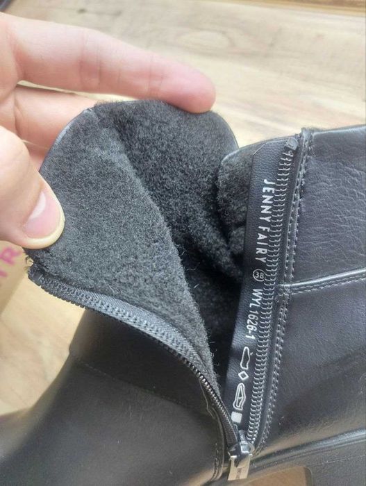 Продам черные ботинки Jenny Fairy