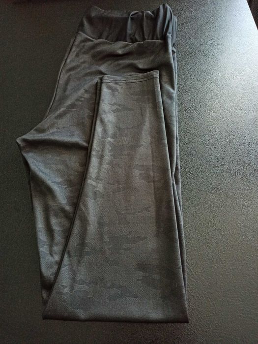 Лосины для спорта .  б/у. ДОГОВОРНАЯ.