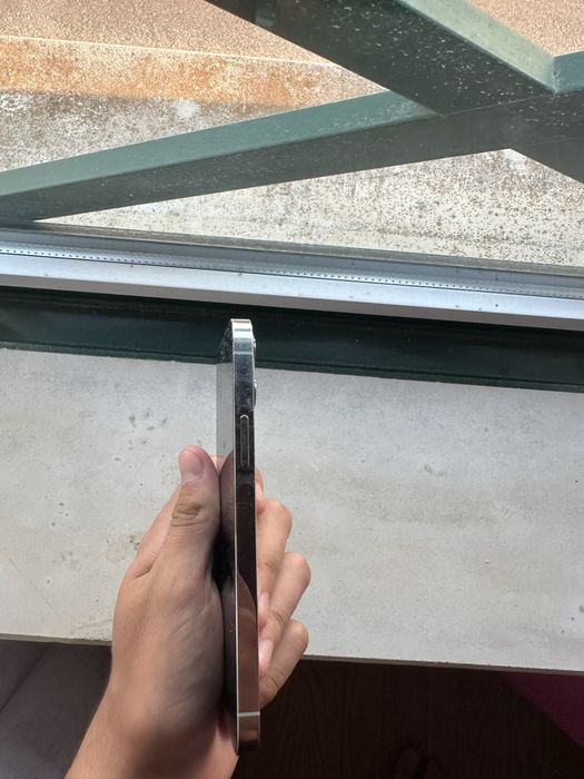 Iphone 12 pro em bom estado