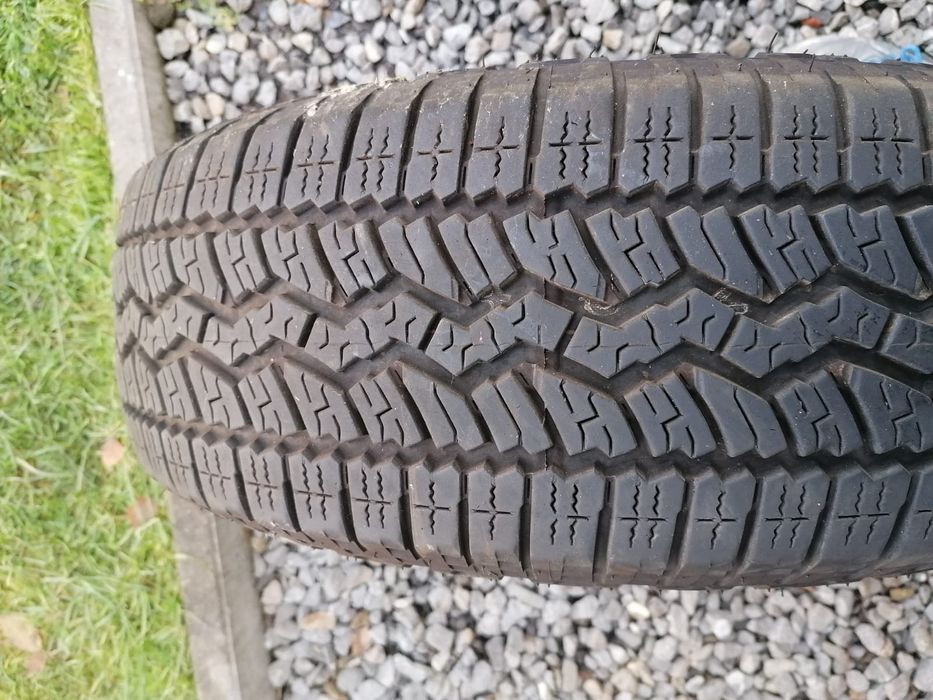 Opony at 215/65r16 Falken