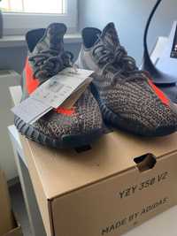 adidas Yeezy Boost 350 V2 Carbon Beluga 44 2/3