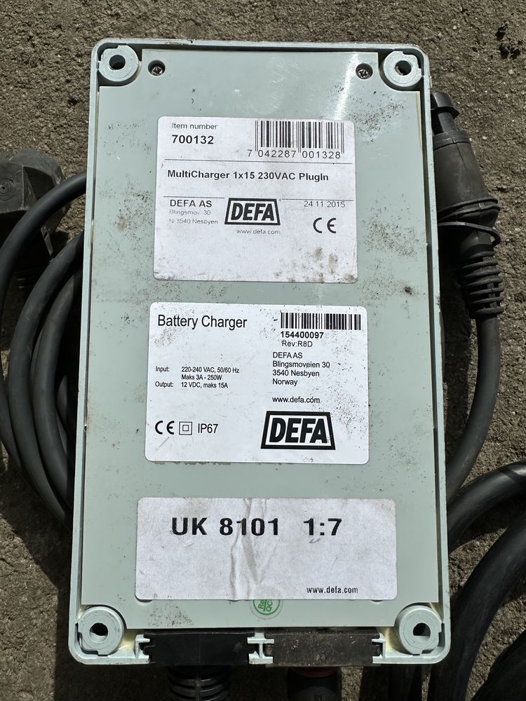 Mocna ładowarka do Akumulatorów DEFA MultiCharger 1x15A Transporter T6