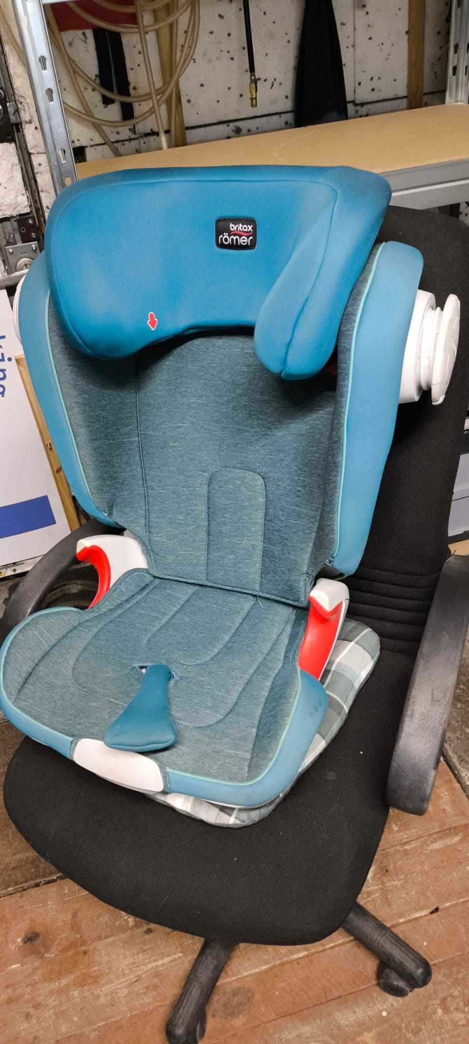 Fotelik samochodowy Romer Kidfix 15-36 kg