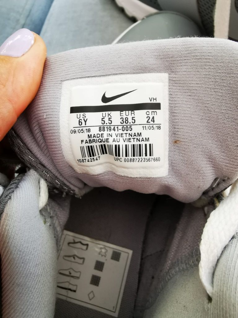 Buty Nike hustle D8 GS 38.5 unisex