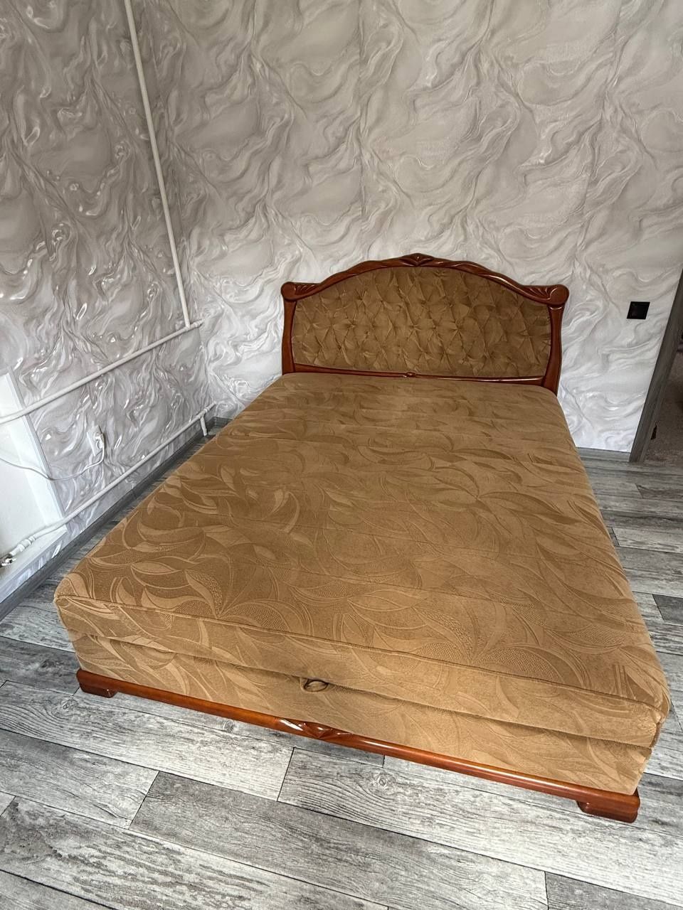 Продаю кровать в хорошем состоянии