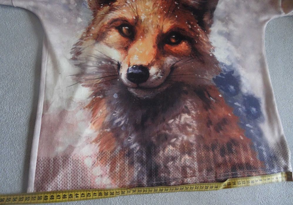 Ciekawy lekki sweterek M. Nowy bez metki