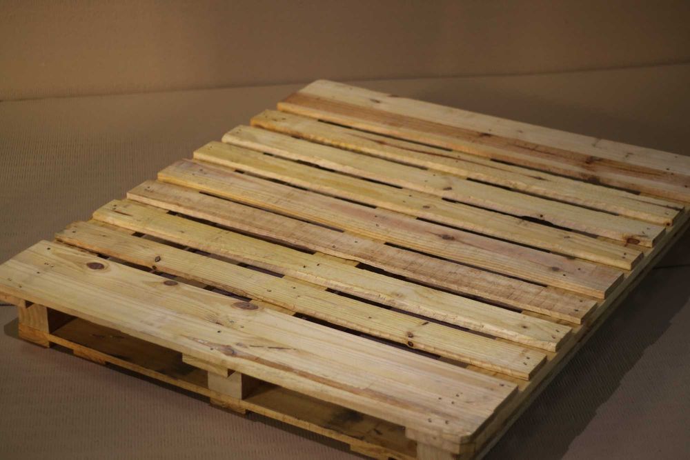 Продам дерев'яні палети 1200,1300x1100мм,вживані, у хорошому стані.