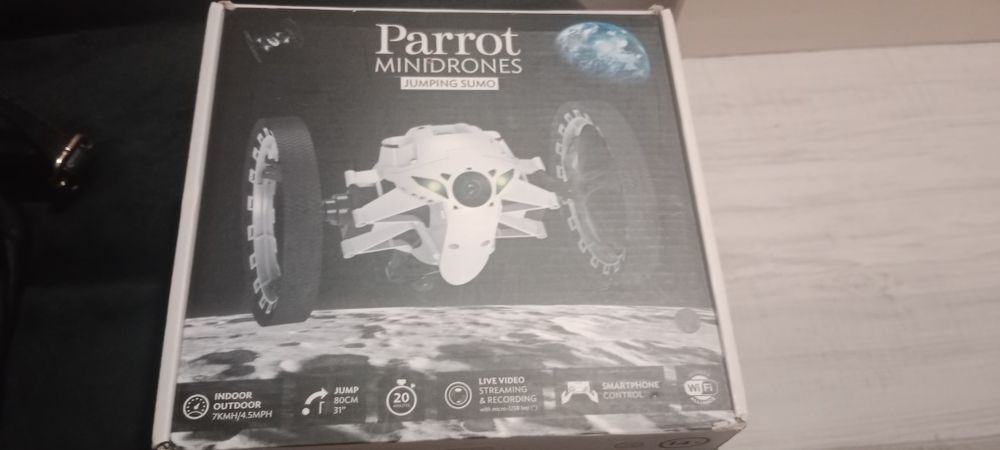 Parrot mini dron jumping sumo