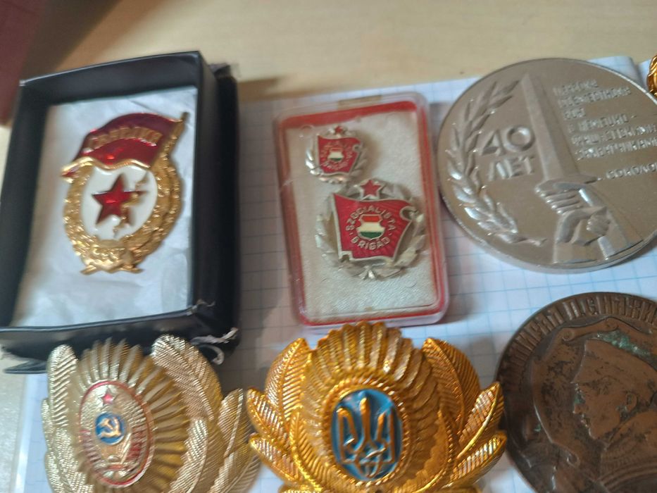 Значки та кокарди СССР