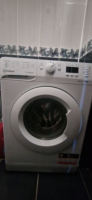 Пральна машина вузька Indesit OMTWSA 51052 W EU