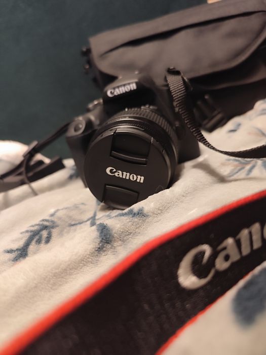 Super Okazja . Lustrzanka Canon EOS 2000D