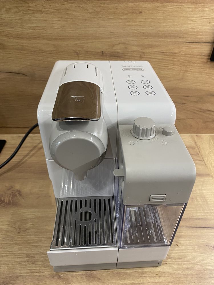 Ekspres Nespresso Delonghi