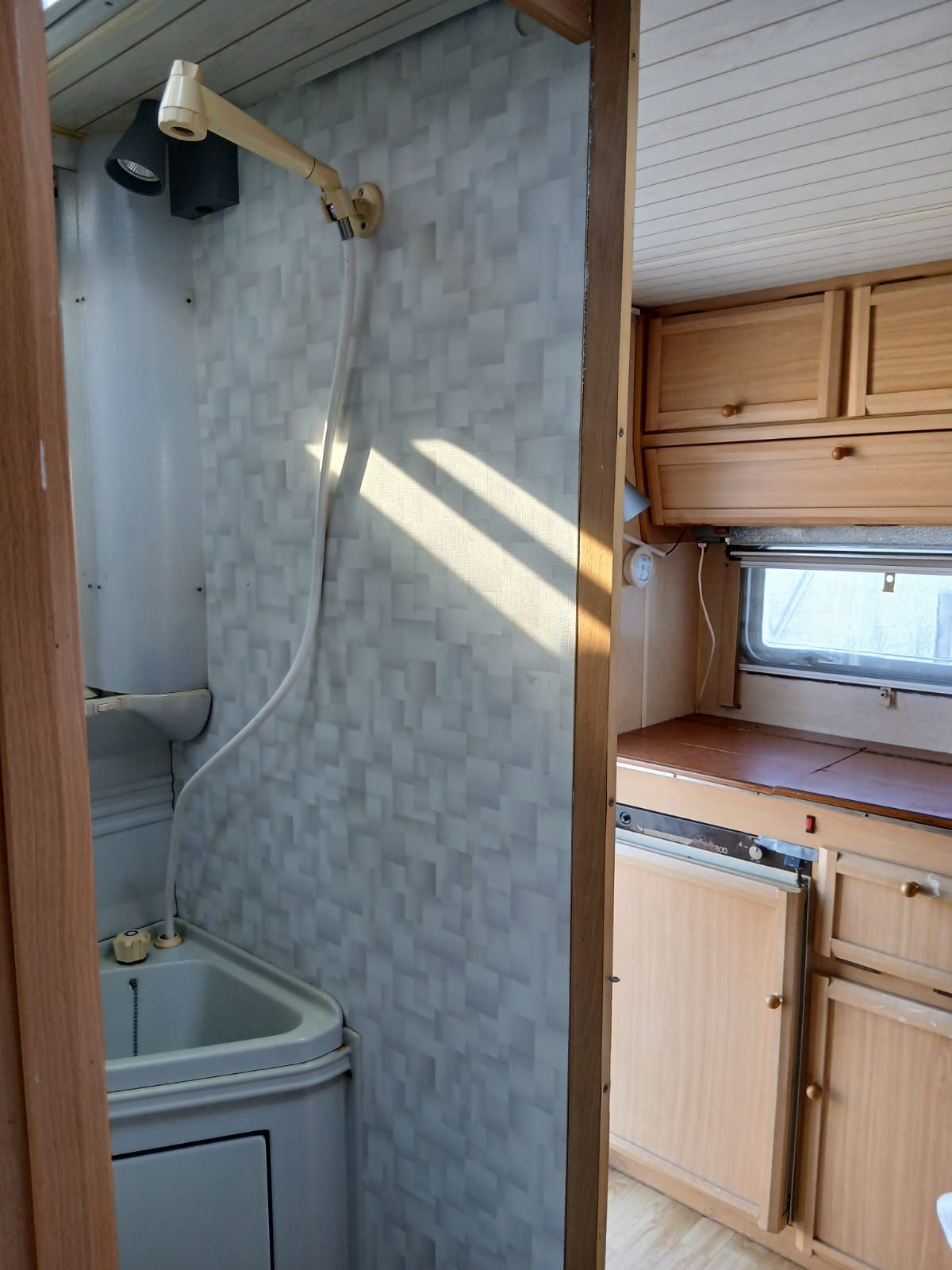 Caravana painel solar c/ Duche