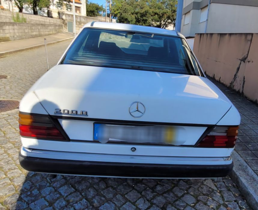Mercedes 200D W124 Sedan 1990