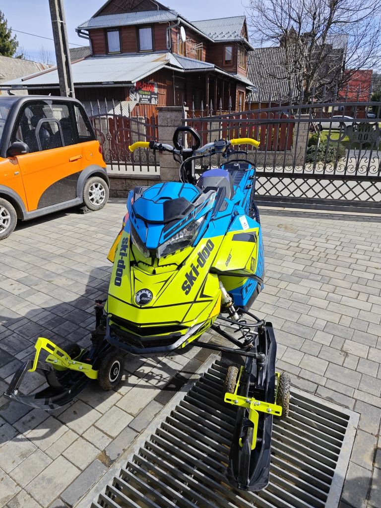 Skuter śnieżny SkiDoo summit 850ccm 2021 rok . 154 długi.