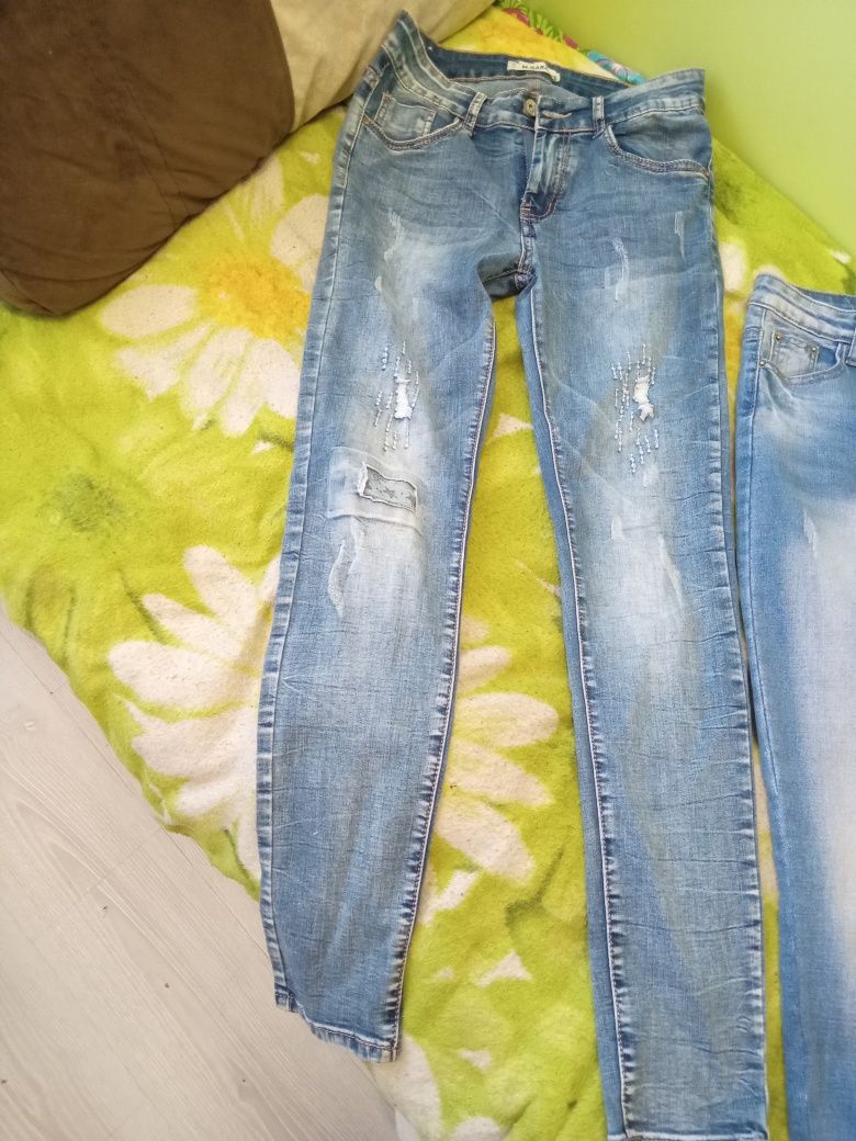 Продам джинси нові .1 пара 50 грн