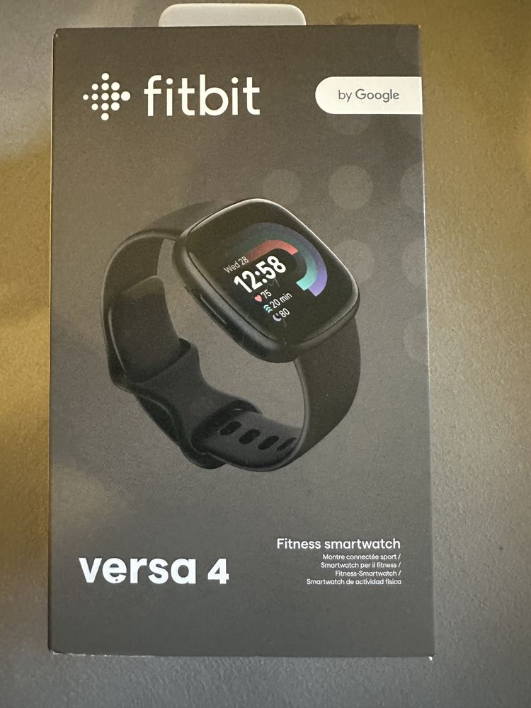 Новые, запечатаные смарт часы Google fitbit 4