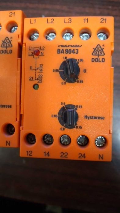 Dold Реле обнаружение пониженного напряжения в 3-фазных системах