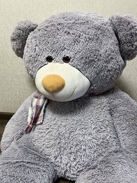 Продам большого плюшевого медведя