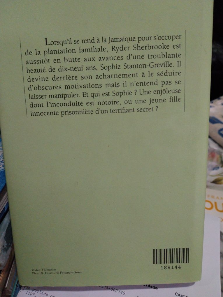 La fiancée de la Jamaïque. Portes incluídos