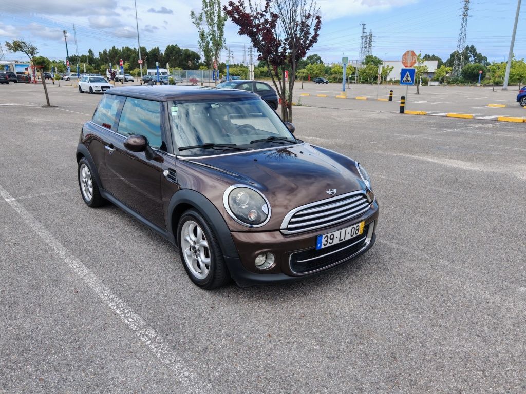 Mini Cooper D 1.6 120CV