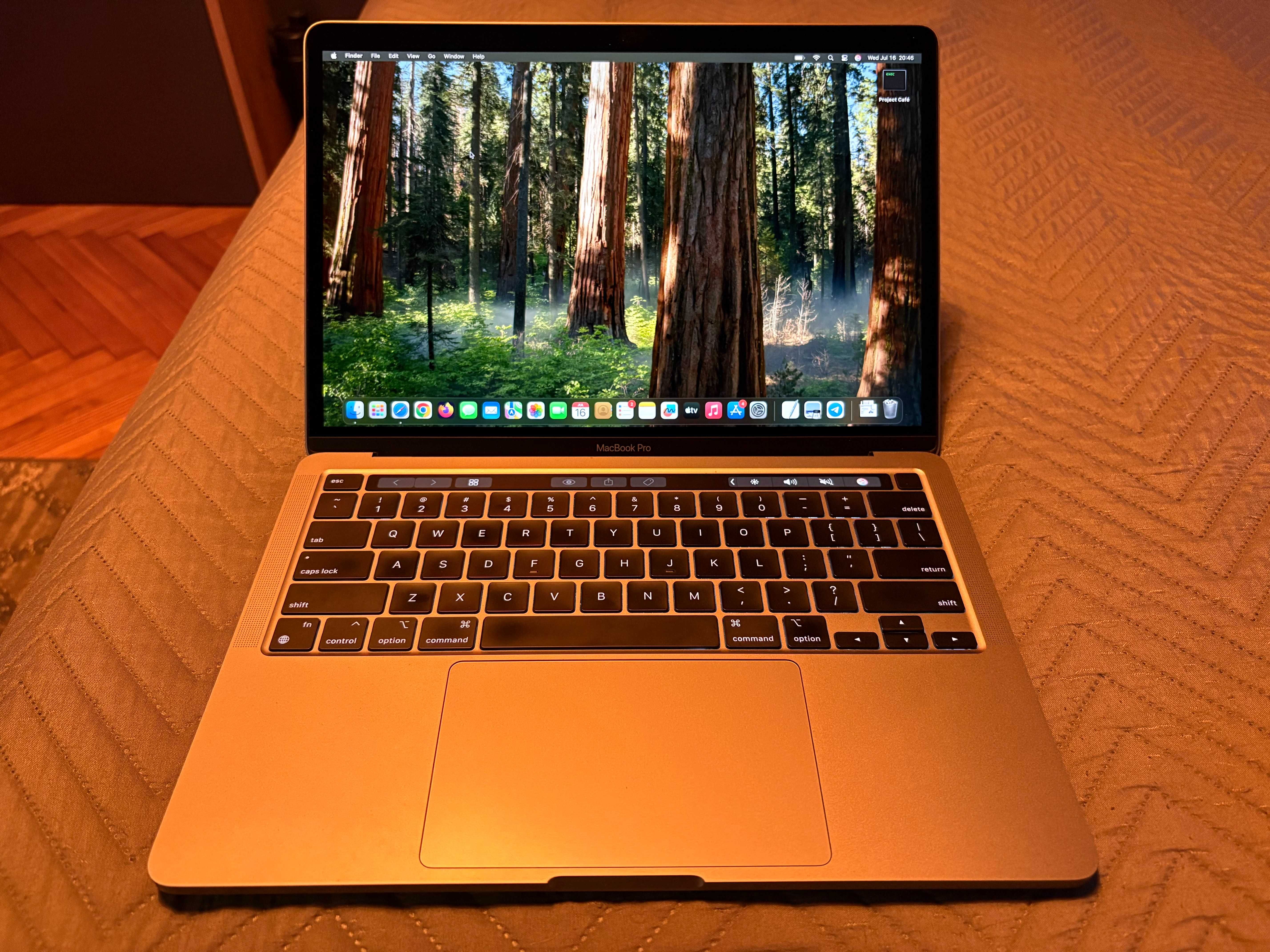 Laptop Apple MacBook Pro 13,3" 2022 Touchbar M2 / 16GB / 512GB srebrny