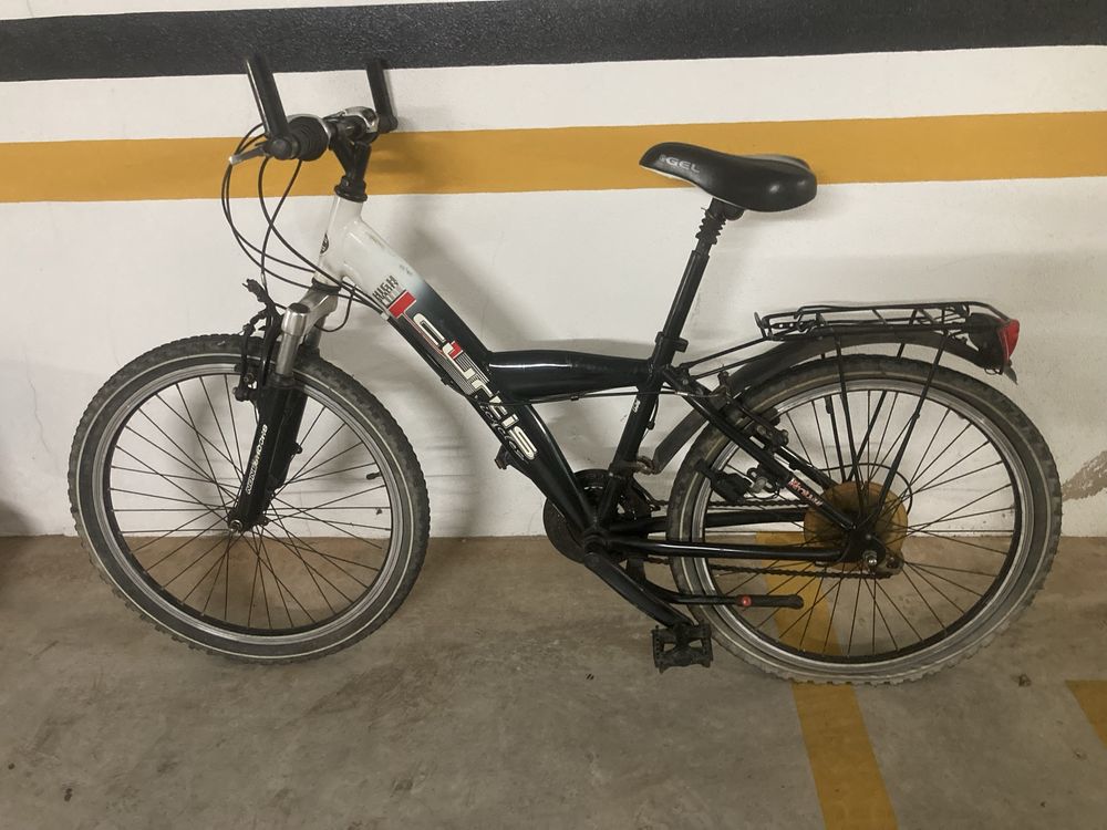 Vende se bicicleta Curtis
