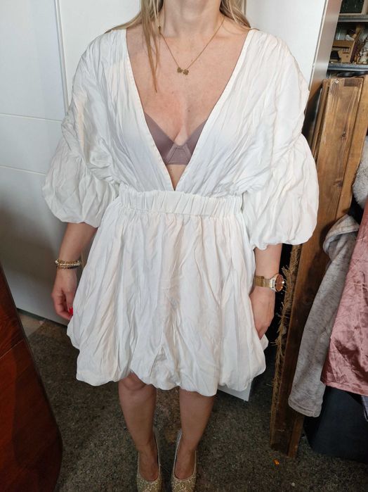 Sukienka bufiasta biała