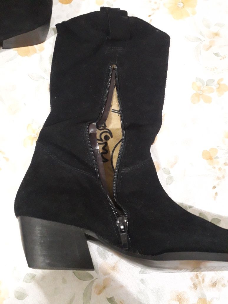 Botas de pele pretas