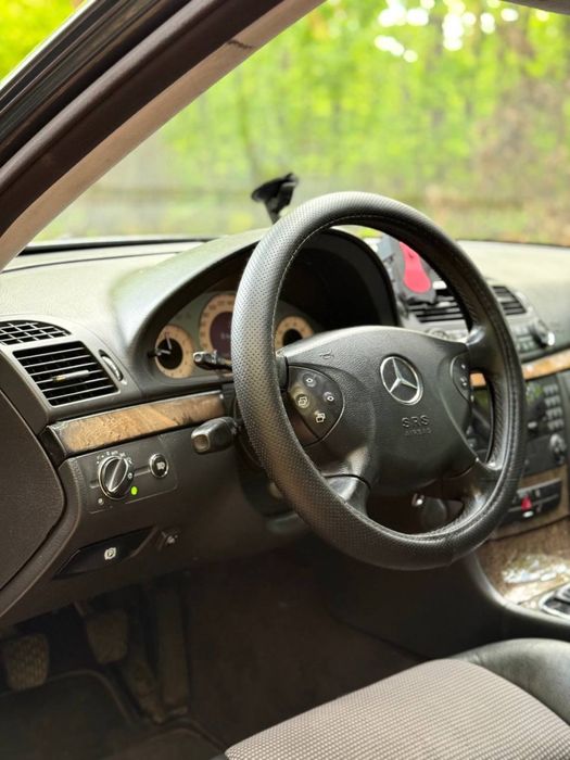 Mercedes-Benz w211 e240 2.6 lpg