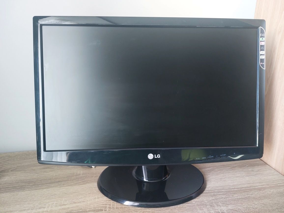 Монітор 21.5" LG Electronics W2243S-PF Glossy Black