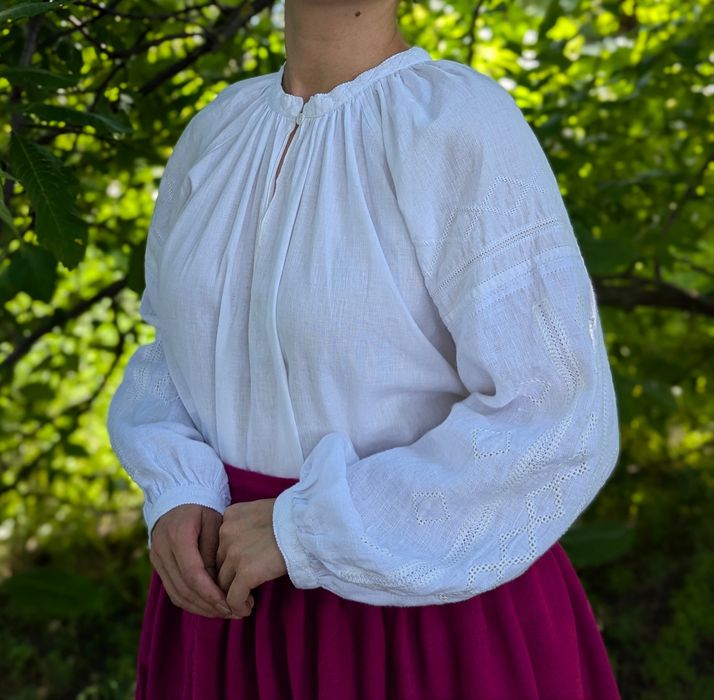 Жіноча вишиванка білим по білому, вишита сорочка "Легіт", розмір S-L