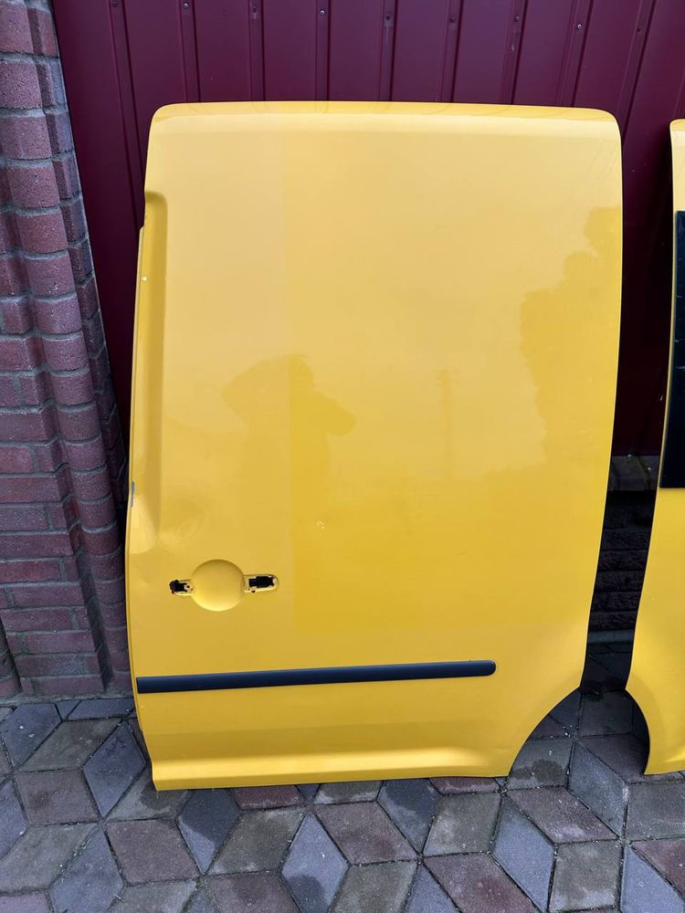 Дверка Двері Бокова здвижна ліва права VW Volkswagen Caddy